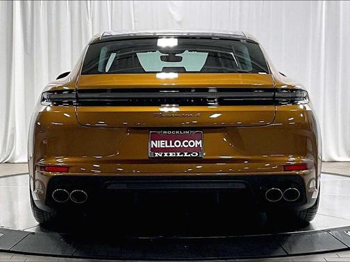 2026 Porsche Panamera 4