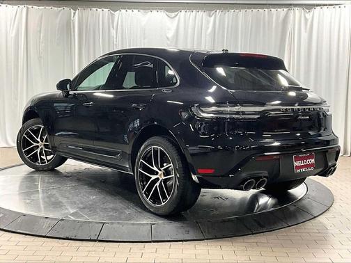 2026 Porsche Macan AWD
