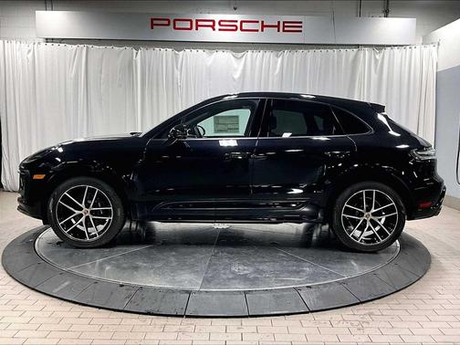 2026 Porsche Macan AWD