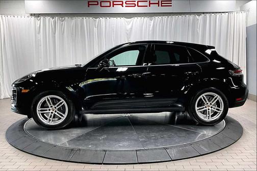 2025 Porsche Macan AWD