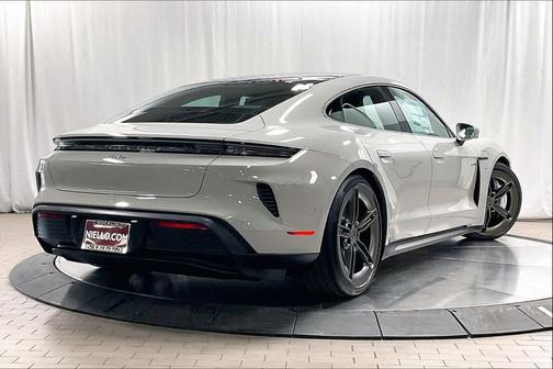 2025 Porsche Taycan Turbo