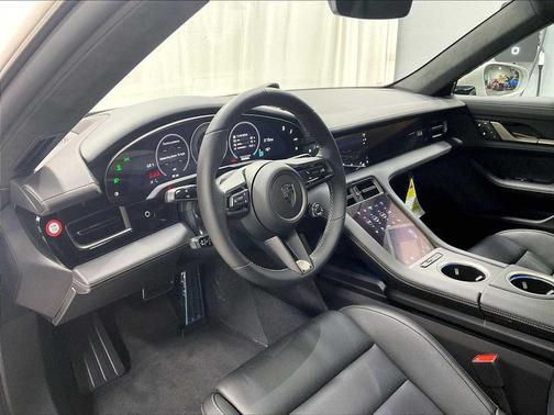 2025 Porsche Taycan Turbo