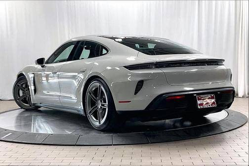 2025 Porsche Taycan Turbo