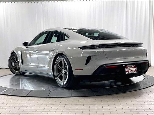 2025 Porsche Taycan Turbo