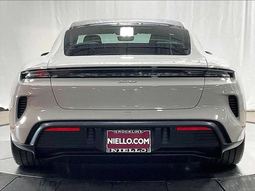 2025 Porsche Taycan Turbo