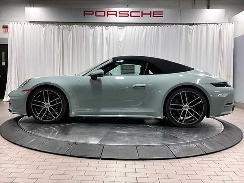 2026 Porsche 911 Carrera 4S Cabriolet