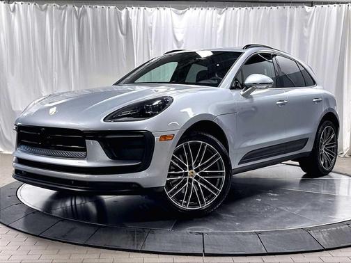 Dolomite Silver Metallic 2026 Porsche Macan Macan