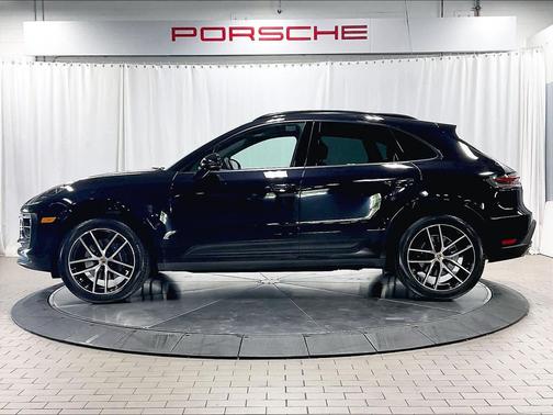 2025 Porsche Macan AWD