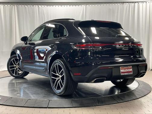 2025 Porsche Macan AWD