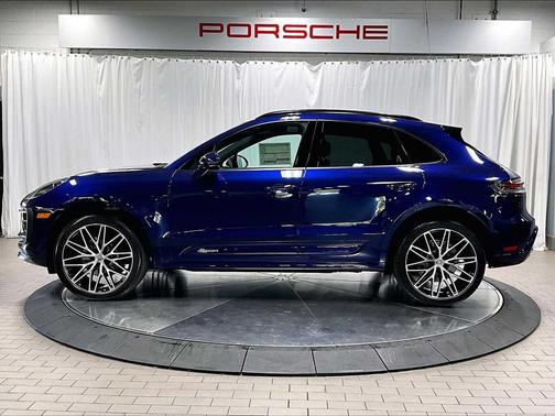 2026 Porsche Macan AWD