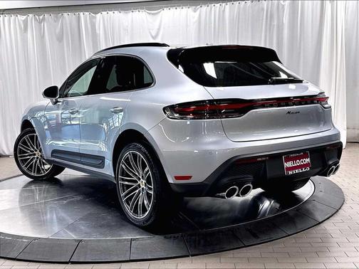 DOLOMITE SILVER 2026 Porsche Macan Macan