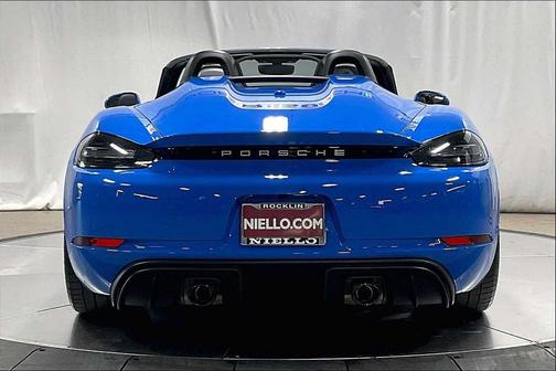 2023 Porsche 718 Spyder Roadster