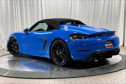 2023 Porsche 718 Spyder Roadster