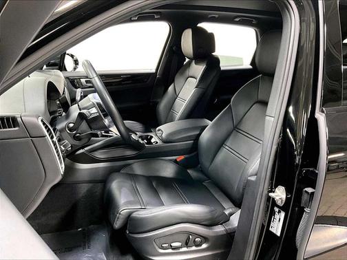 2022 Porsche Cayenne Cayenne