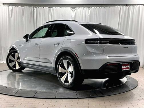 2025 Porsche Macan Electric