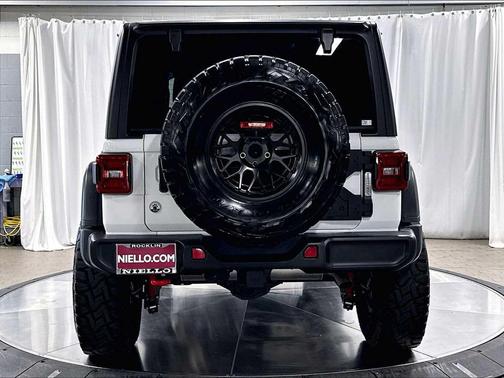 Bright White Clearcoat 2024 Jeep Wrangler Rubicon