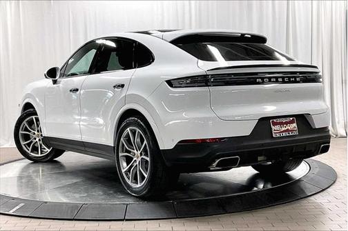 2024 Porsche Cayenne Base (Tiptronic)
