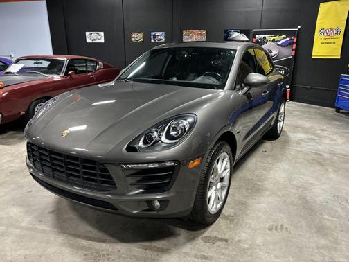 2018 Porsche Macan BASE