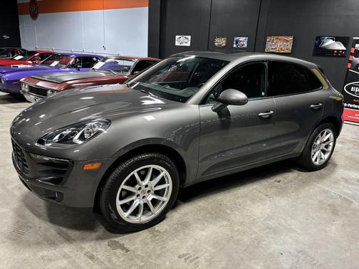 2018 Porsche Macan BASE