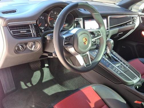 2021 Porsche Macan Base