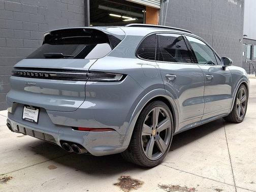 2025 Porsche Cayenne Base
