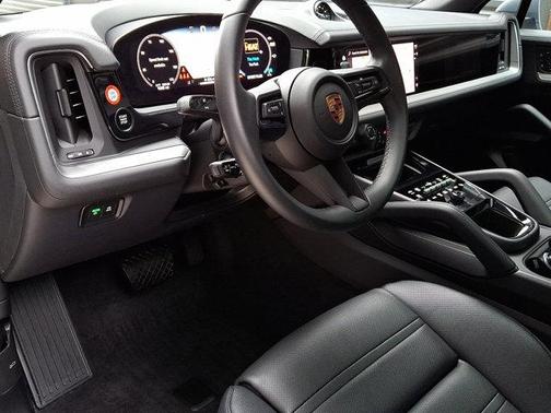 2025 Porsche Cayenne Base