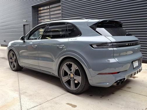 2025 Porsche Cayenne Base