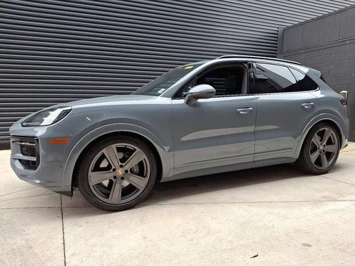 2025 Porsche Cayenne Base