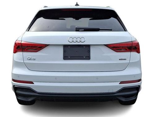 2024 Audi Q3 45 S line Premium