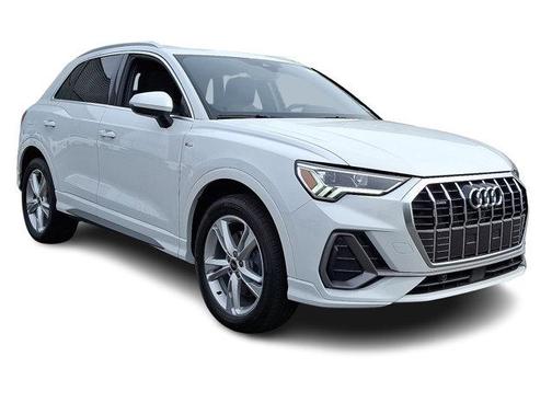 2024 Audi Q3 45 S line Premium