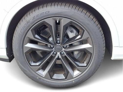 2026 Audi Q7 55 Premium