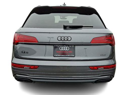 Daytona Gray Pearl Effect 2022 Audi Q5 45 S line Premium Plus