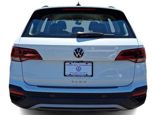 Pure White 2023 Volkswagen Taos 1.5T S
