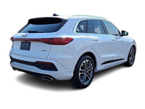 Arkona White 2025 Audi Q5 2.0T quattro Premium