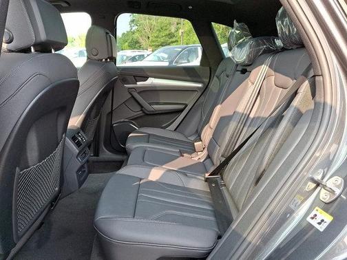 2025 Audi Q5 45 S line quattro Premium