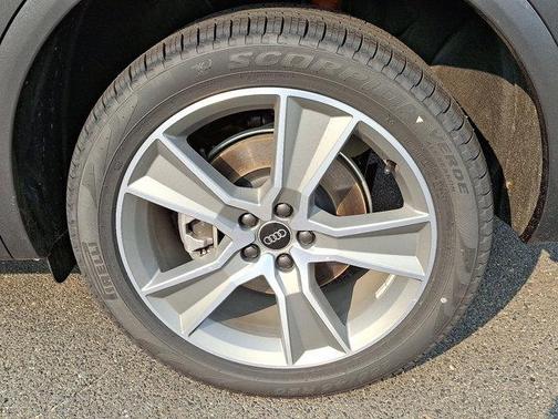 2025 Audi Q5 45 S line quattro Premium