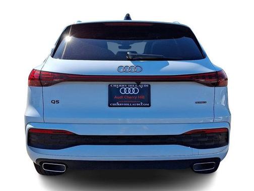 Glacier White Metallic 2025 Audi Q5 2.0T quattro Premium