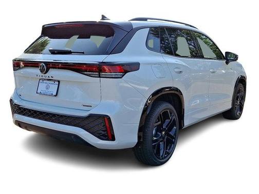 2025 Volkswagen Tiguan 2.0T SE R-Line Black