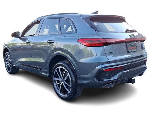 Daytona Gray Metallic 2026 Audi Q5 PLUS