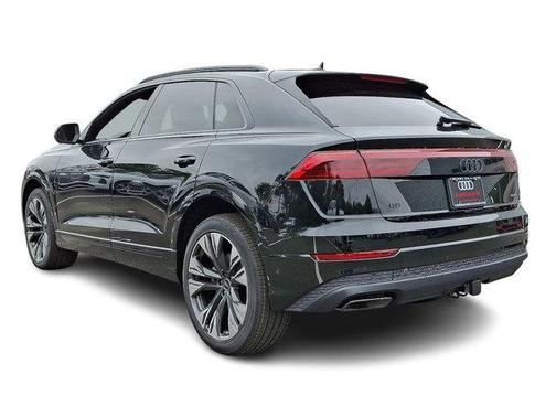 2025 Audi Q8 Premium