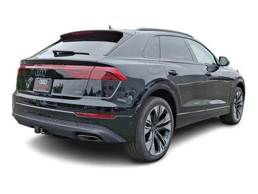 2025 Audi Q8 Premium