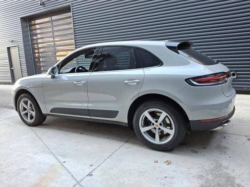 2021 Porsche Macan Base