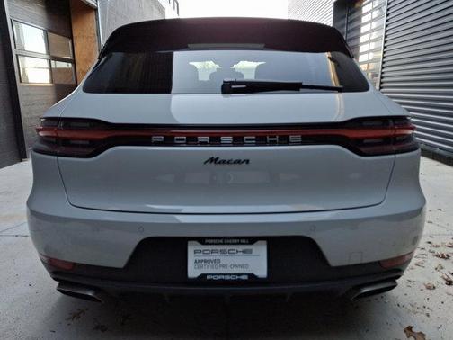 2021 Porsche Macan Base