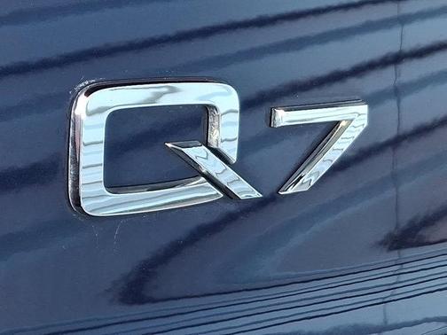 2023 Audi Q7 45 Premium