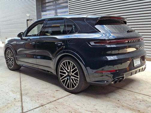 2025 Porsche Cayenne E-Hybrid Turbo