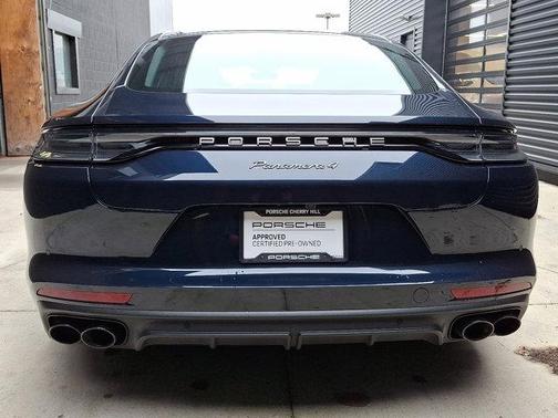 2023 Porsche Panamera 4 Platinum Edition