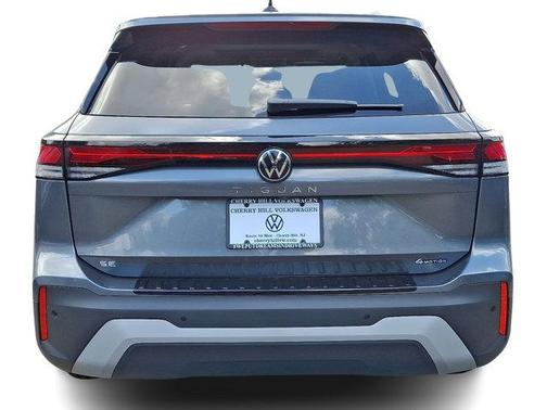2025 Volkswagen Tiguan 2.0T SE