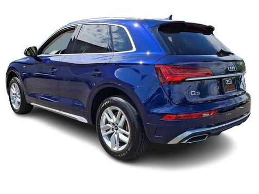 Navarra Blue Metallic 2023 Audi Q5 45 S line quattro Premium