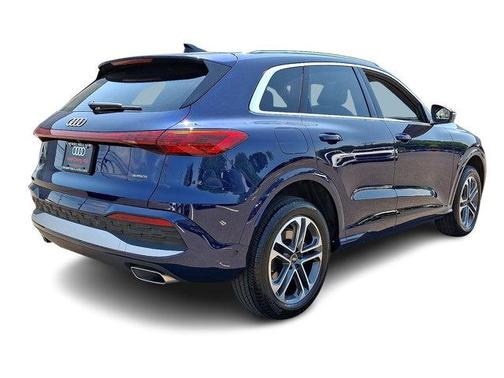 Navarra Blue Metallic 2025 Audi Q5 2.0T quattro Premium