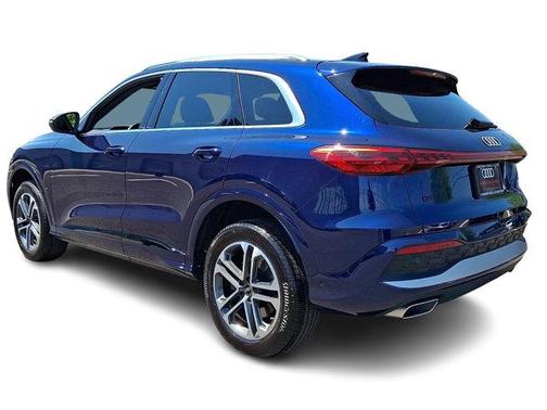 Navarra Blue Metallic 2025 Audi Q5 2.0T quattro Premium